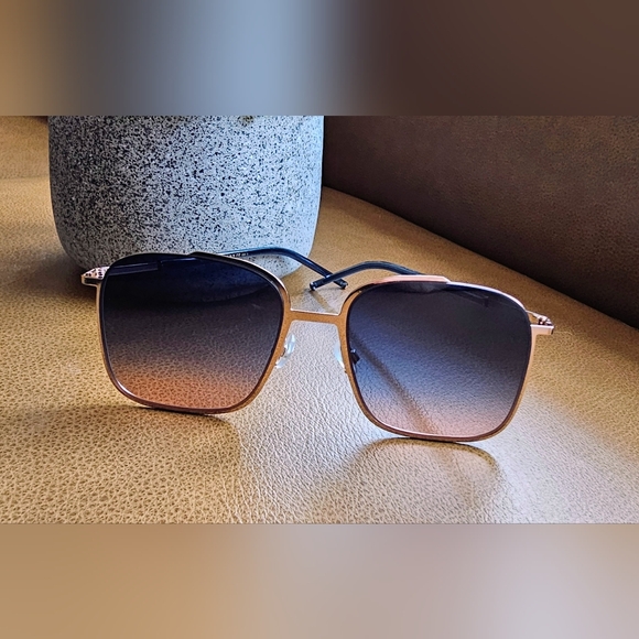 Marc Jacobs Square, Gold Metal Frame, Gradiant Lenses. Rare, Hard To Find. EUC! main image 14